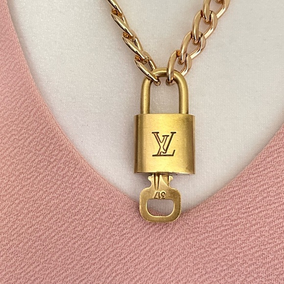 LOUIS VUITTON Padlock & Key Set Vintage Gold Plated Pre-Owned #317 - Picture 11 of 12
